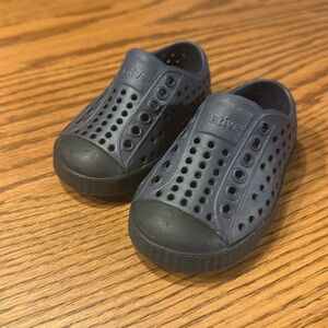 Native shoes. Jefferson bloom slip on sneakers. Toddler.